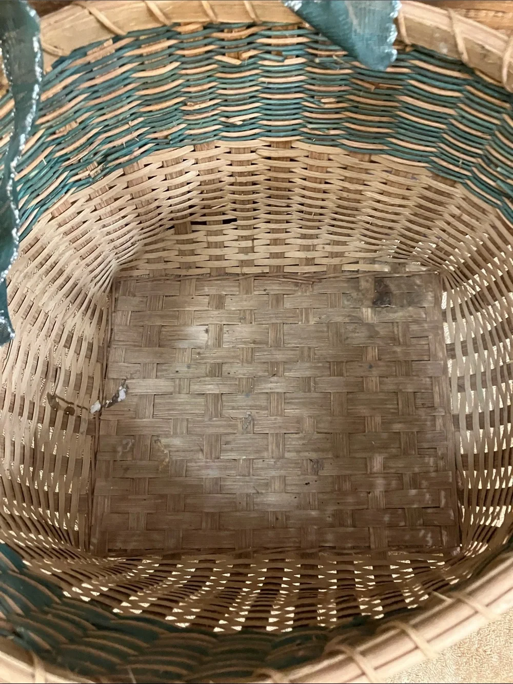 Bath & Body Works Woven Basket with Teal Accent and Ribbon